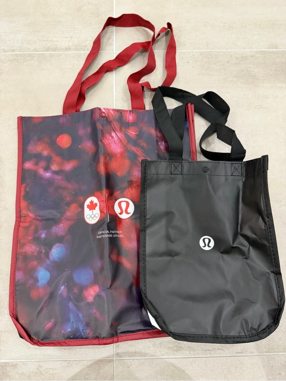 lululemon athletica Red & Black Printed Tote Duo